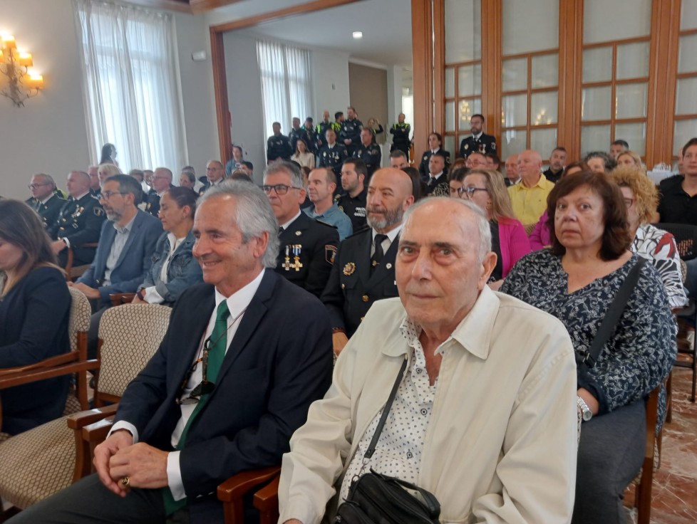 Gandia celebra el 150 aniversario de su Policía Local con un pleno extraordinario