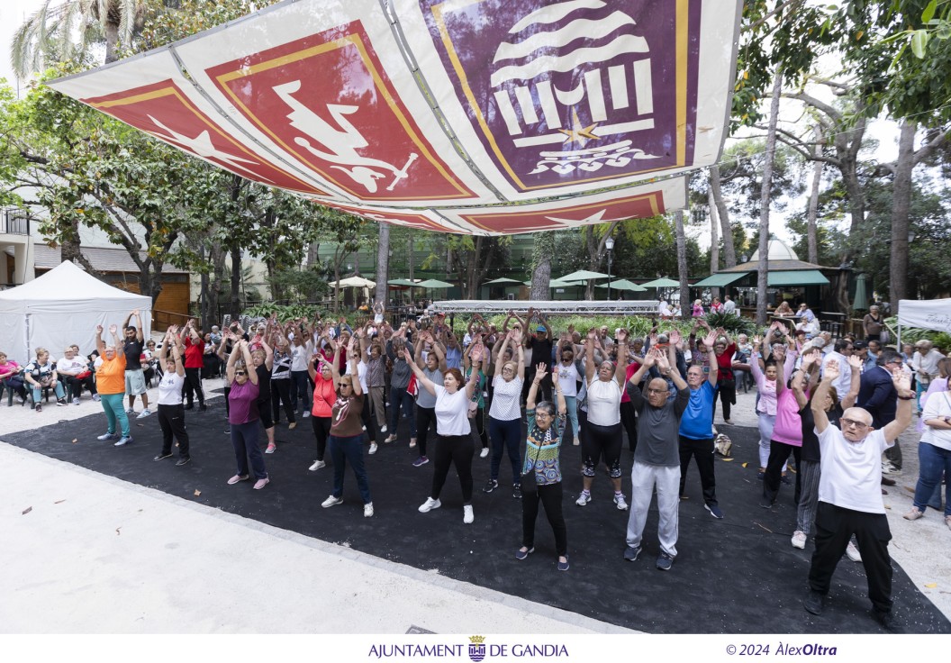 La IX Feria del Mayor sigue abierta en la Casa de la Marquesa de Gandia