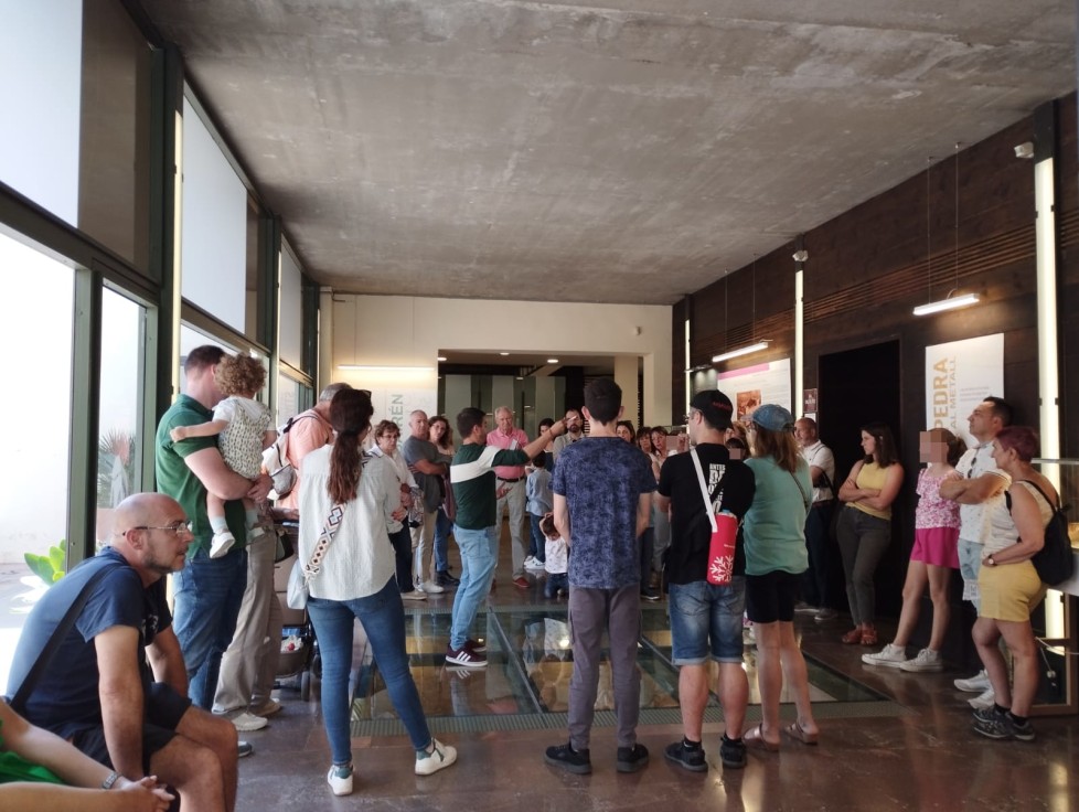 Decenas de familias visitan el Museu Arqueològic de Gandia