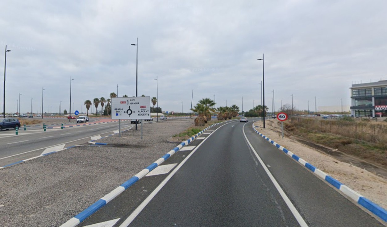 Atropella esta madrugada a un motorista en Bellreguard y se da a la fuga por el Camí Vell de Gandia