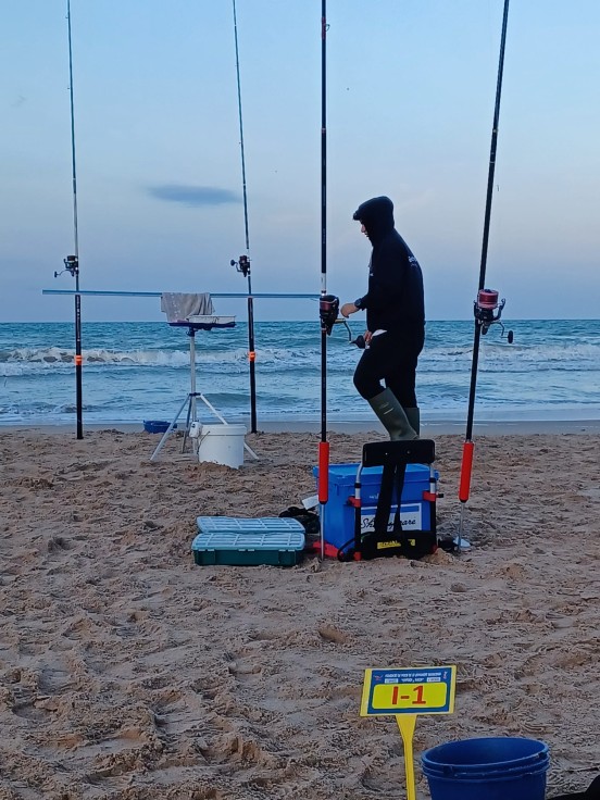 Jorge Calabuig, del Club de Pesca de Gandia, se clasifica para el nacional de Mar Costa en categoría infantil