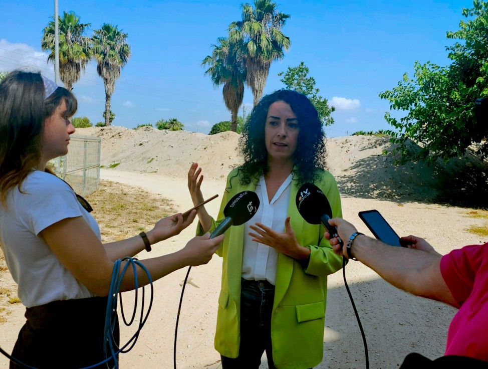 El Ayuntamiento de Tavernes trabaja para habilitar alrededor de 18.000 metros cuadrados de parking en la playa