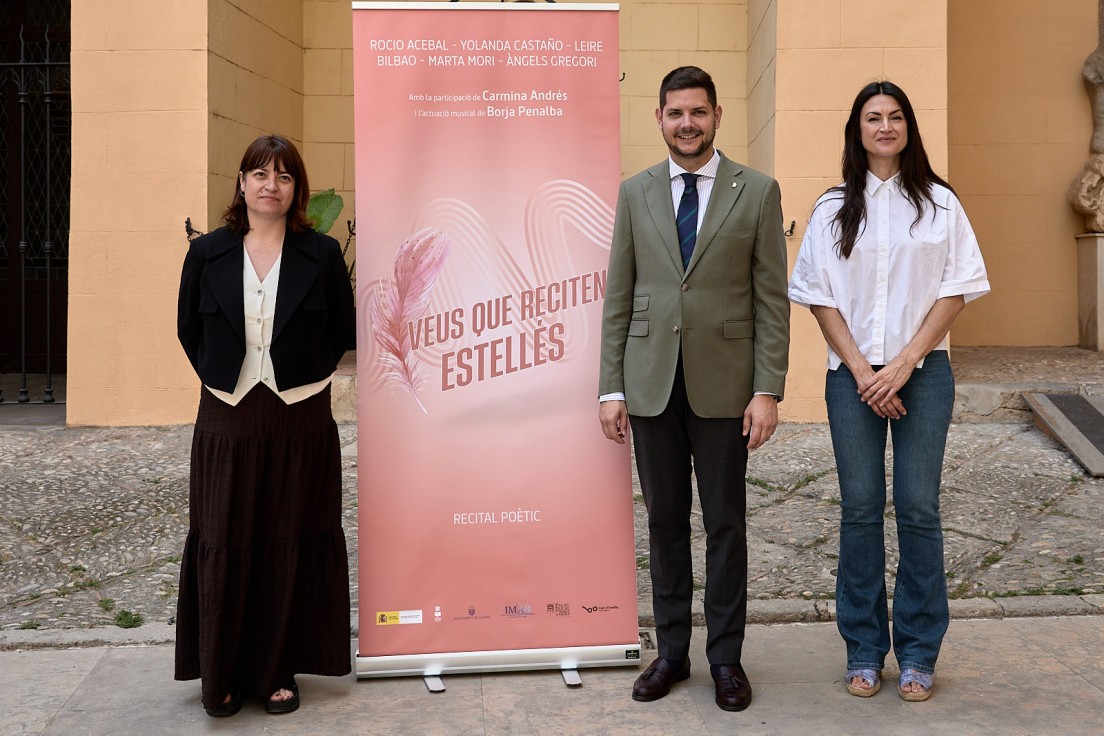 Gandia recita a Estellés en asturiano, gallego, euskera, castellano y valenciano