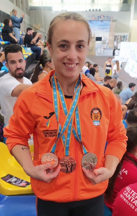 Carmen Gallardo, del AC Gandia, consigue tres medallas en el Campeonato de España