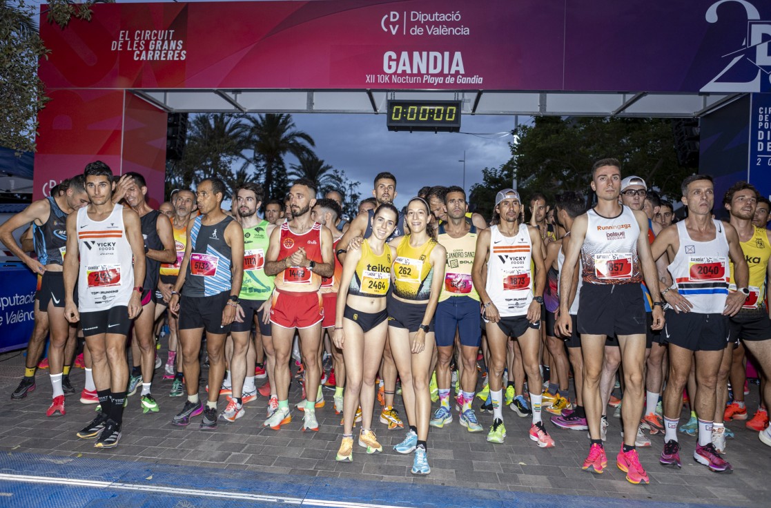 El CA Safor Teika estuvo en el 10K Nocturn de la Platja de Gandia y en el Triatlón de Zarautz