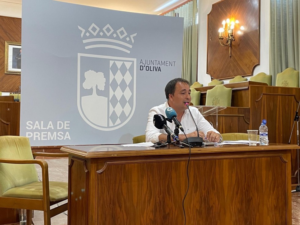 Salvador Llopis Ibiza defiende la ampliación del horario de los chiringuitos de Oliva