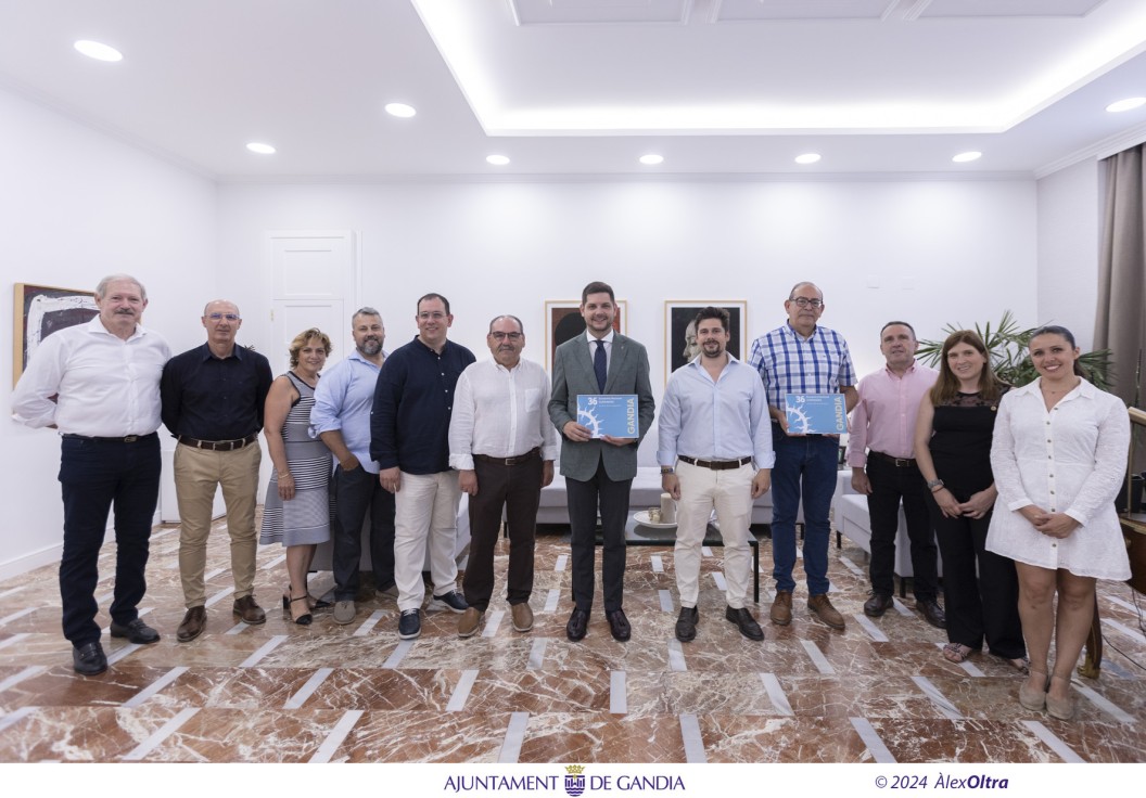 El alcalde José Manuel Prieto recibe al recientemente elegido presidente de la Junta Mayor de Germandats de la Semana Santa, Emili Ripoll.