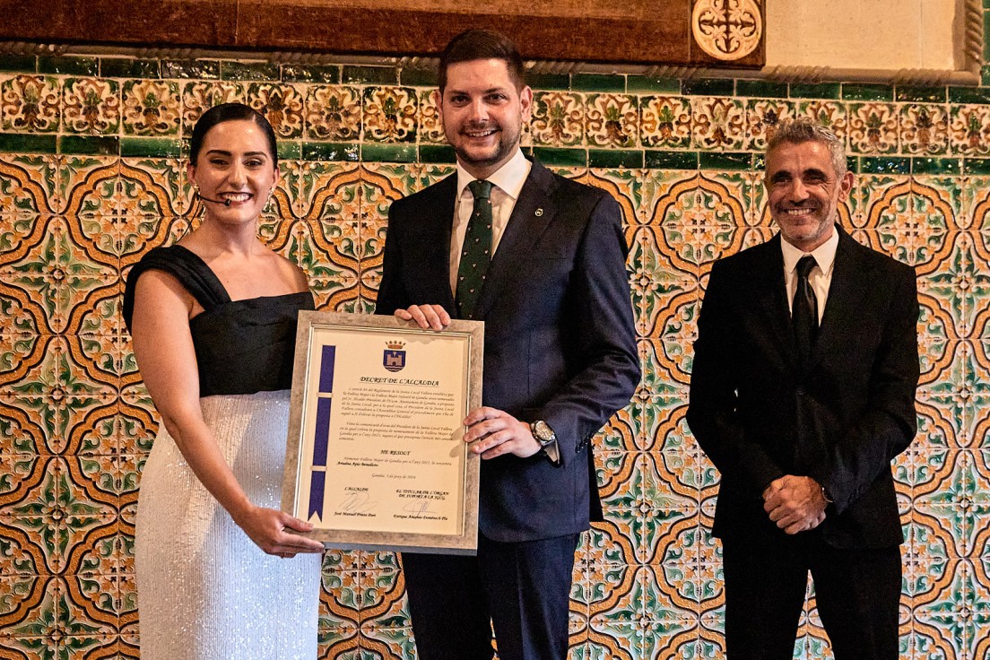 Ariadan Apio acepta el honor y la responsabilidad de ser Fallera Mayor de Gandia