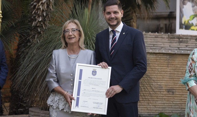 Juana Gregori acepta el cargo de madrina de la Semana Santa 2025