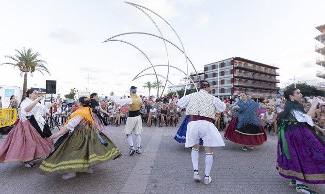 "Gandia a la Mar" continúa su programación este Jueves con danzas populares