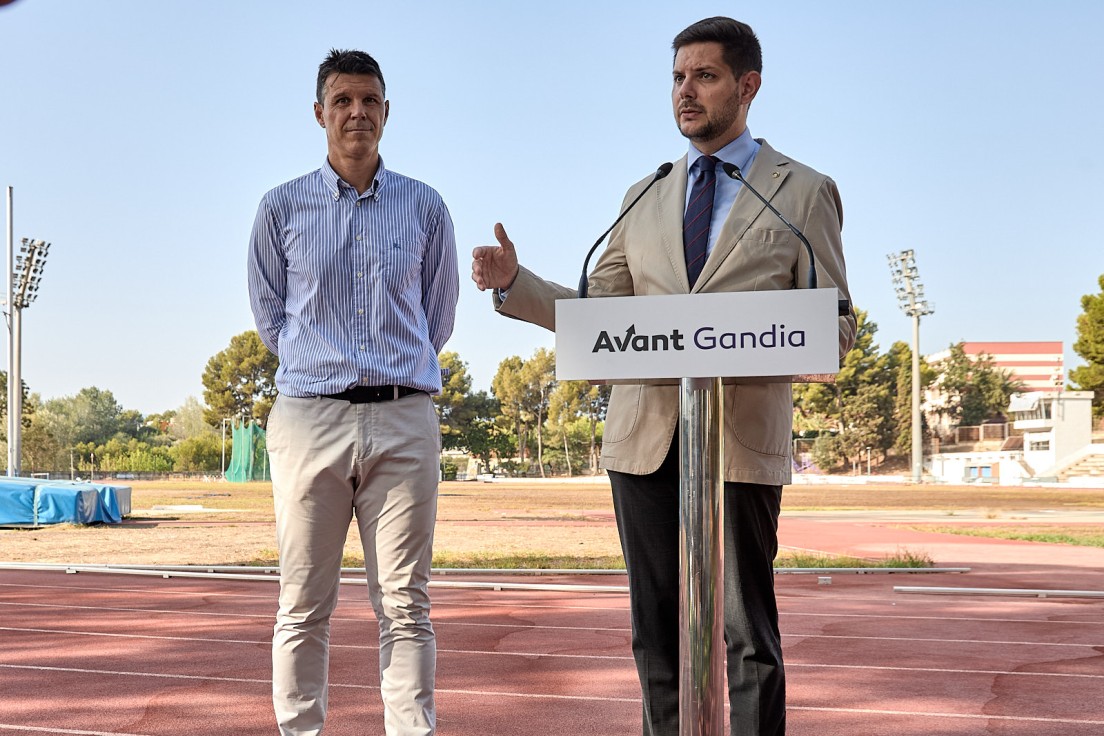 Gandia invierte un millón de euros en renovar la pista de atletismo para convertirla en referente internacional en la Comunitat Valenciana