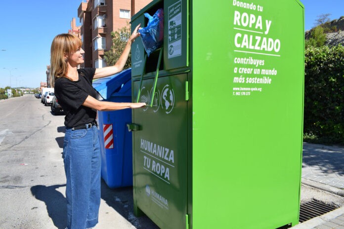 La entidad Humana recupera 43 toneladas de ropa usada en La Safor durante el primer semestre de 2024