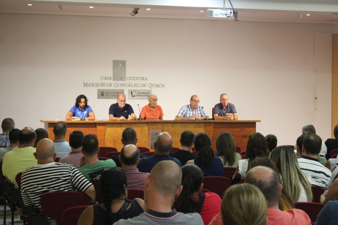 El CF Gandia se reunió con los padres y madres de los jugadores de la Academia