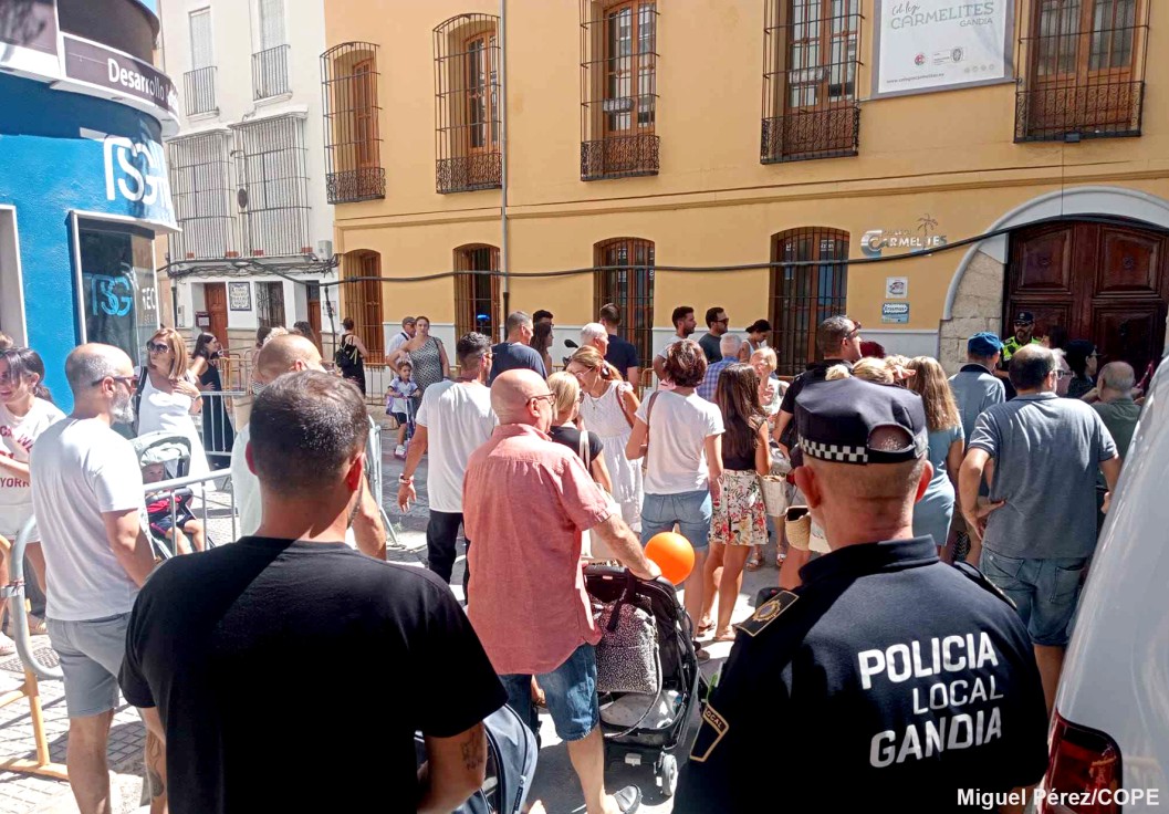 El curso escolar arranca en Gandia con normalidad y 10.200 alumnos pero con 400  pendientes de colegio