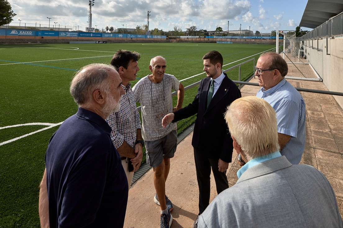 Prieto visita a la Junta Gestora del CF Gandia y reafirma su compromiso con el deporte base