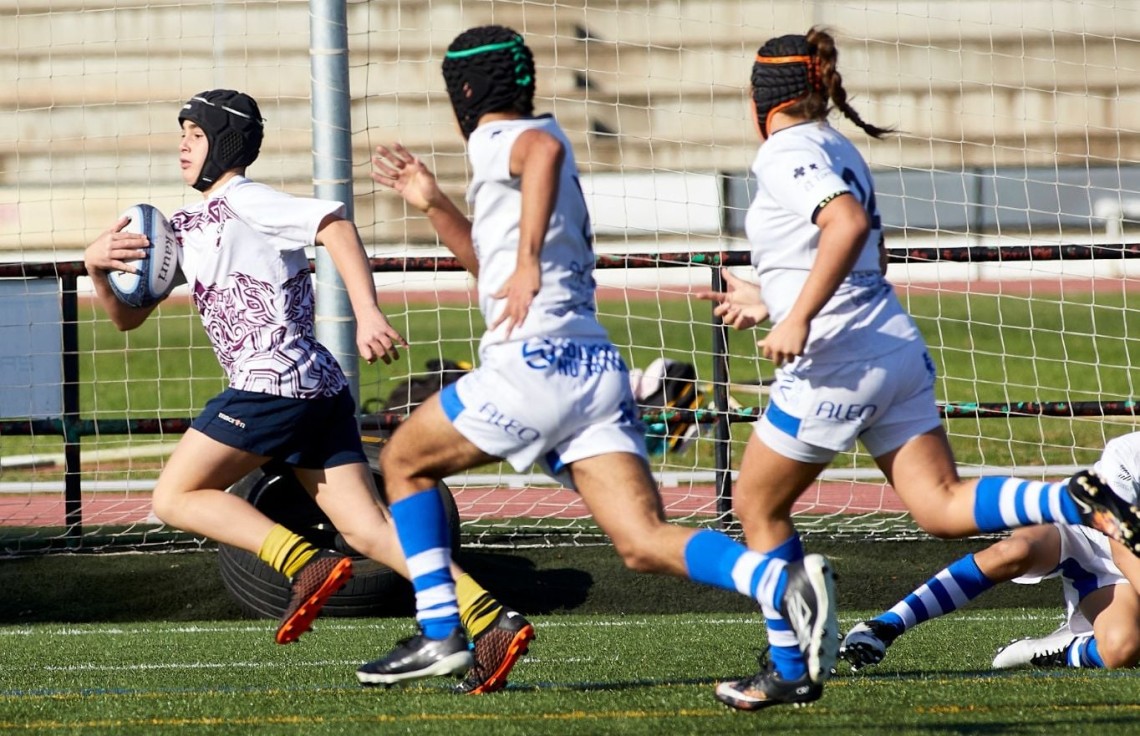 El equipo sub18 del Club de Rugby La Safor chequea su estado de forma este sábado 21 de septiembre.