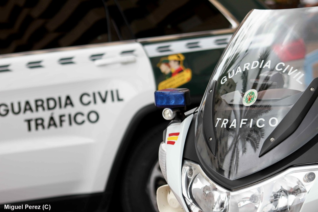 Fallece un joven de Gandia en un accidente entre un coche y una moto en Tavernes de la Valldigna