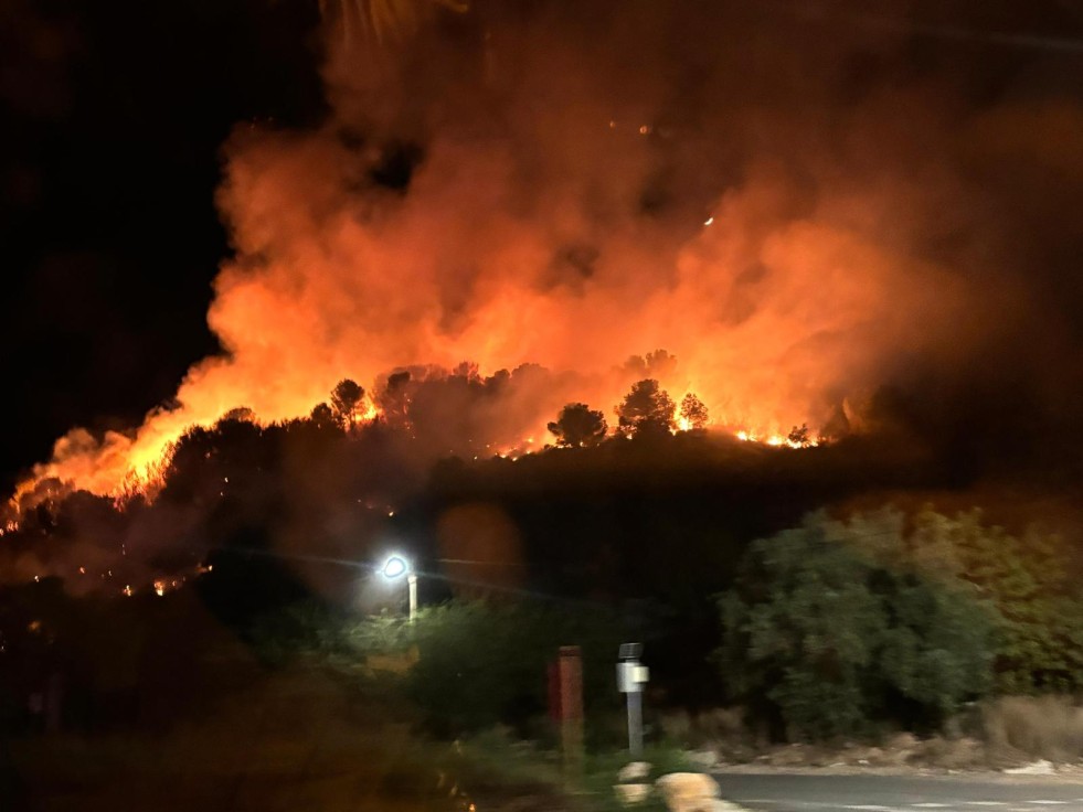 Incendio forestal esta madrugada en Tavernes de la Valldigna