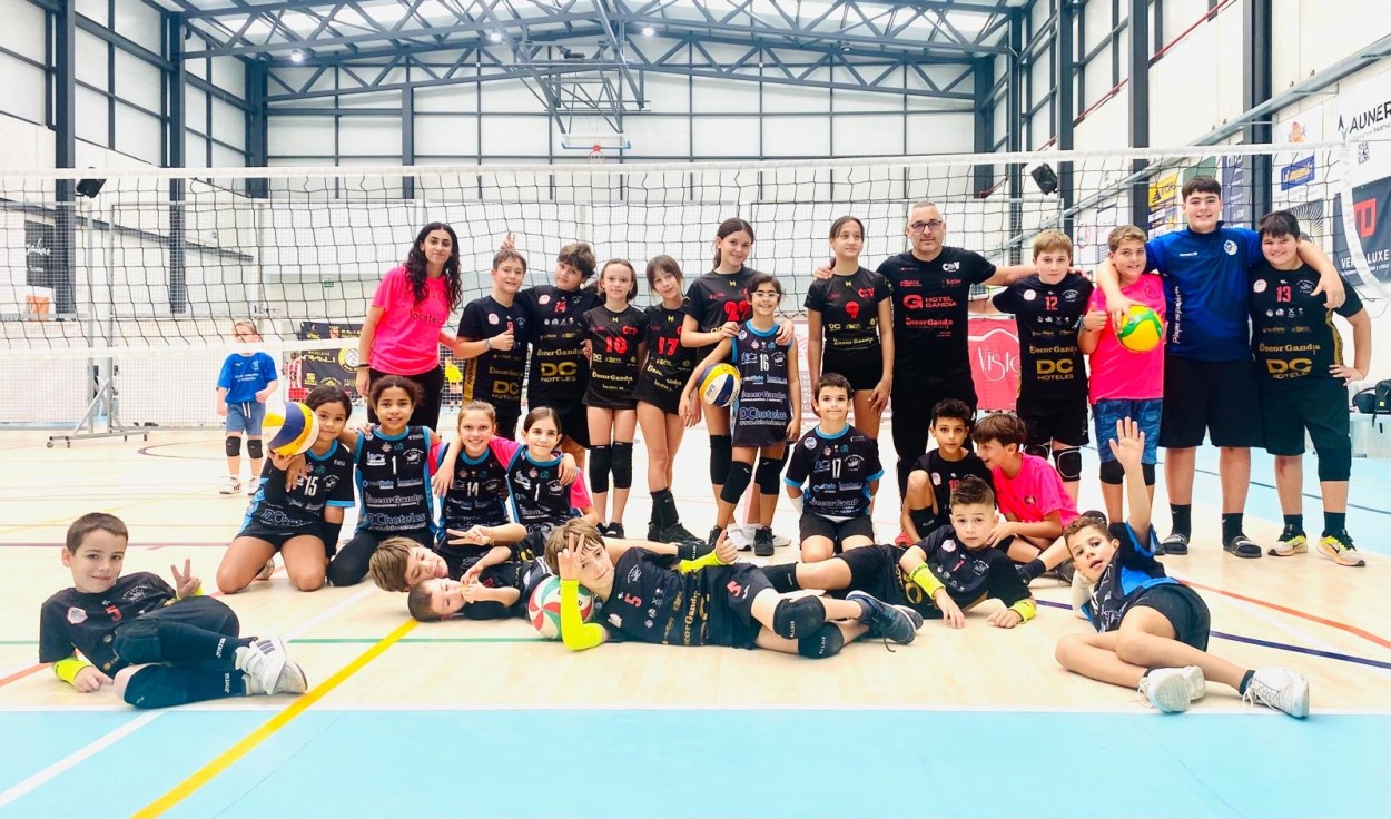 Un fin de semana lleno de energía en el club de voleibol Arenas de Gandia 