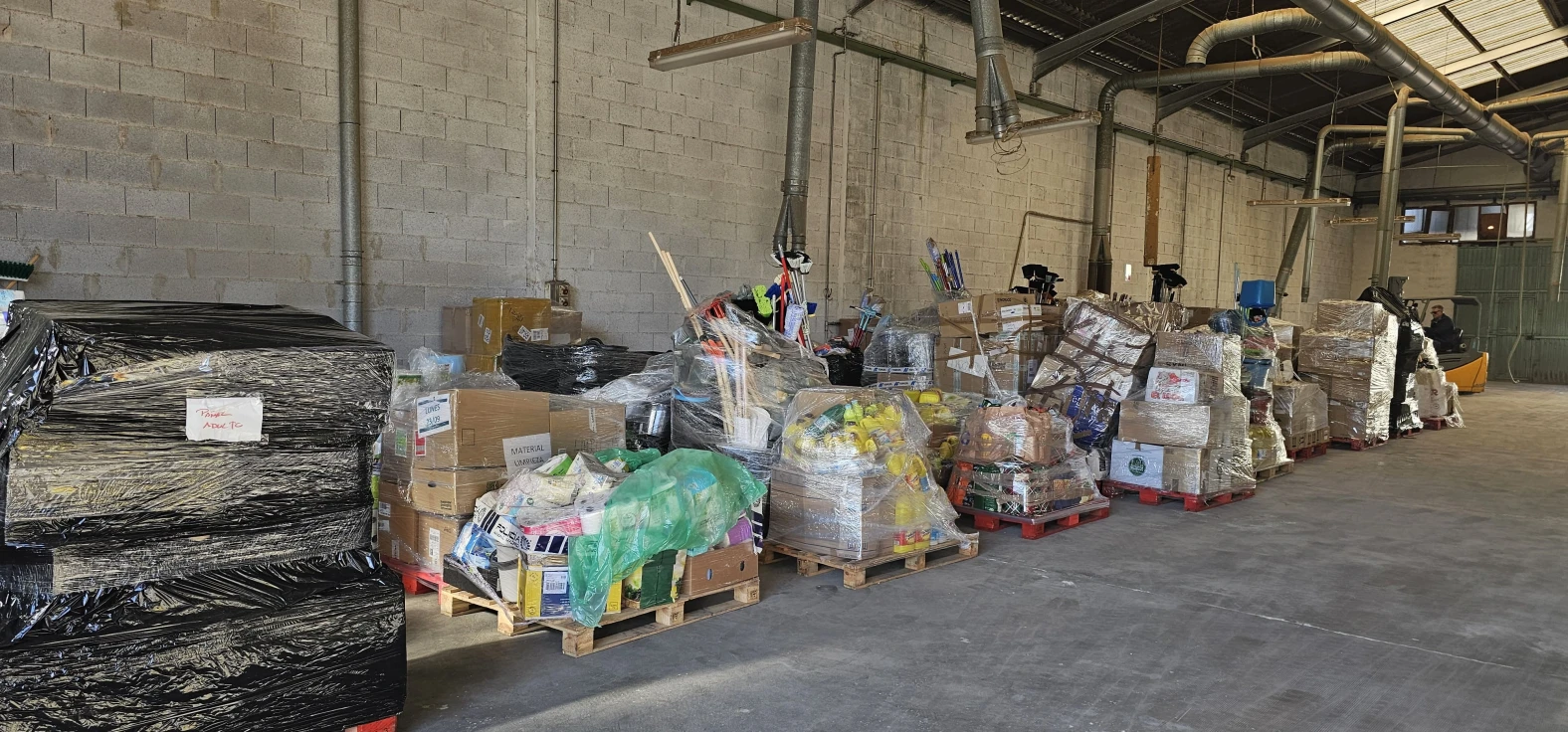 Tavernes, punto receptor de almacenaje y distribución de productos para los municipios afectados por la DANA
