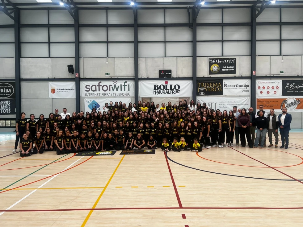 El CV Real de Gandia: Presentación de equipos y victoria del Senior Femenino