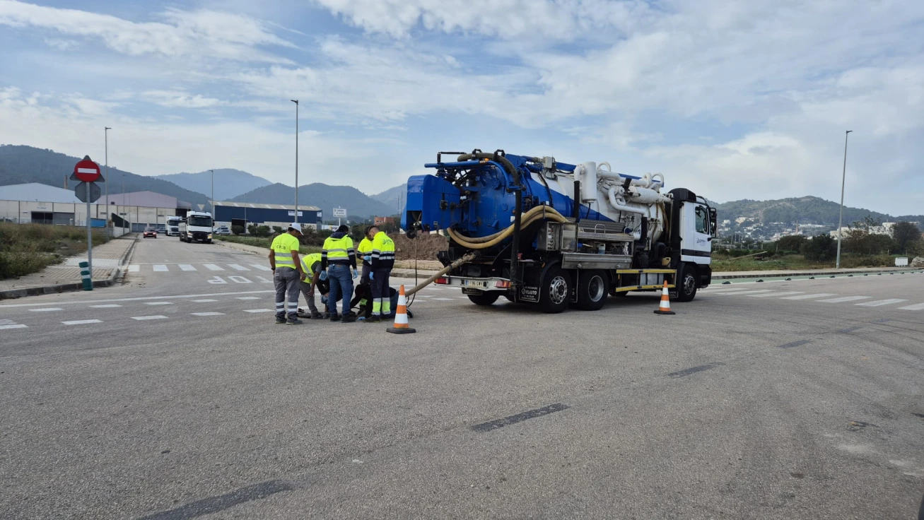 Continúan a buen ritmo las obras de los tres polígonos industriales de Oliva