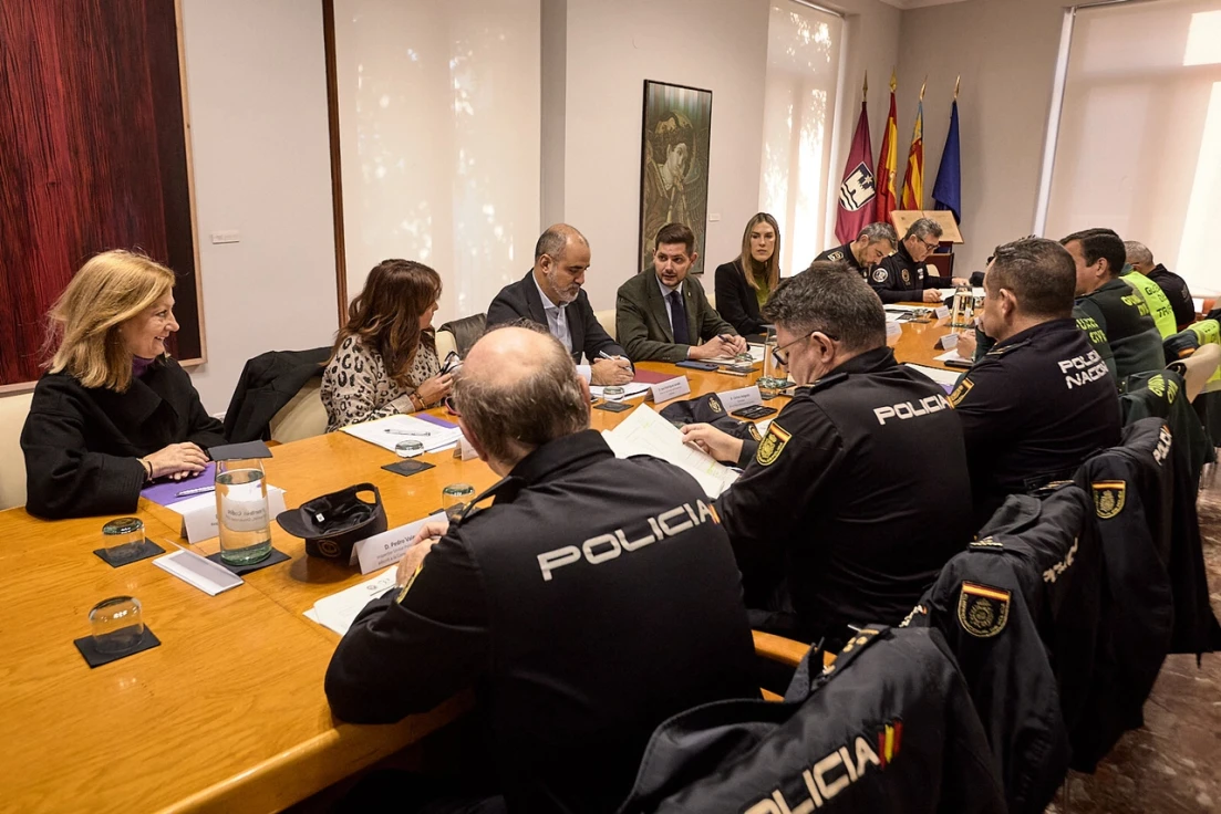 Gandia refuerza la seguridad comercial y ciudadana por Navidad con un dispositivo especial con más Policía