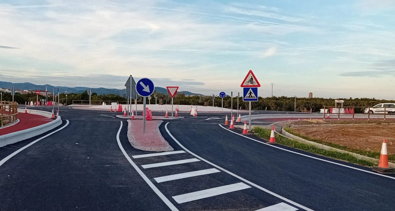 La Diputació abre al tráfico la CV-681 entre Almoines y Bellreguard tras ampliar su plataforma y construir un carril ciclopeatonal paralelo