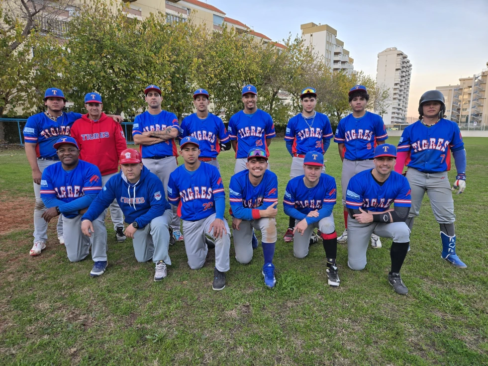 Tigres de Gandia sufre su primera derrota en el Autonómico de béisbol ante Astros en un partido muy ajustado