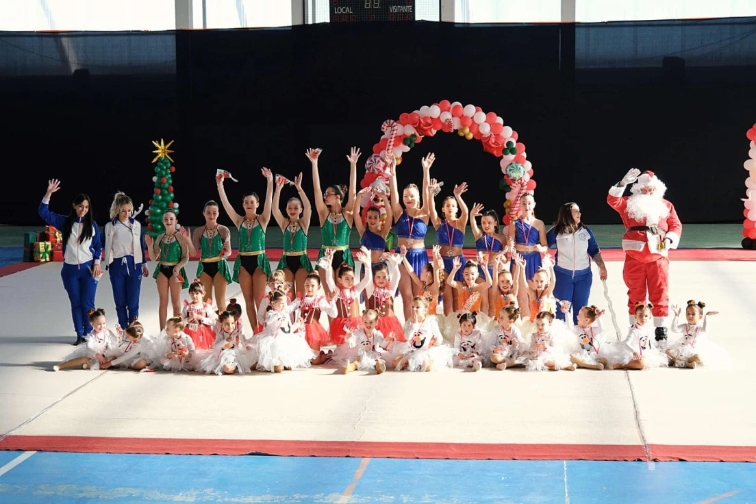 El Club Gimnasia Rítmica de Xeraco celebró su tradicional festival de navidad