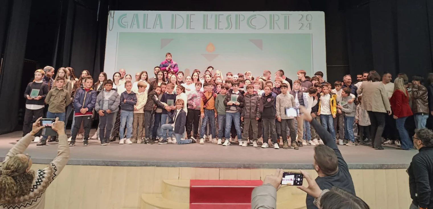 La III Gala del Deporte de Bellreguard Rinde Homenaje a los Deportistas Locales y Celebra sus Logros