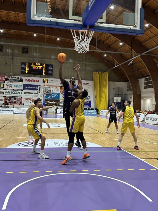 Liga FEB: Proinbeni vence a Mataró y arranca la segunda vuelta con fuerza