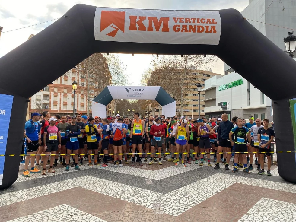 Aitor Climent y Sofía Bernabéu triunfan en la XXII edición del KM Vertical de Gandia