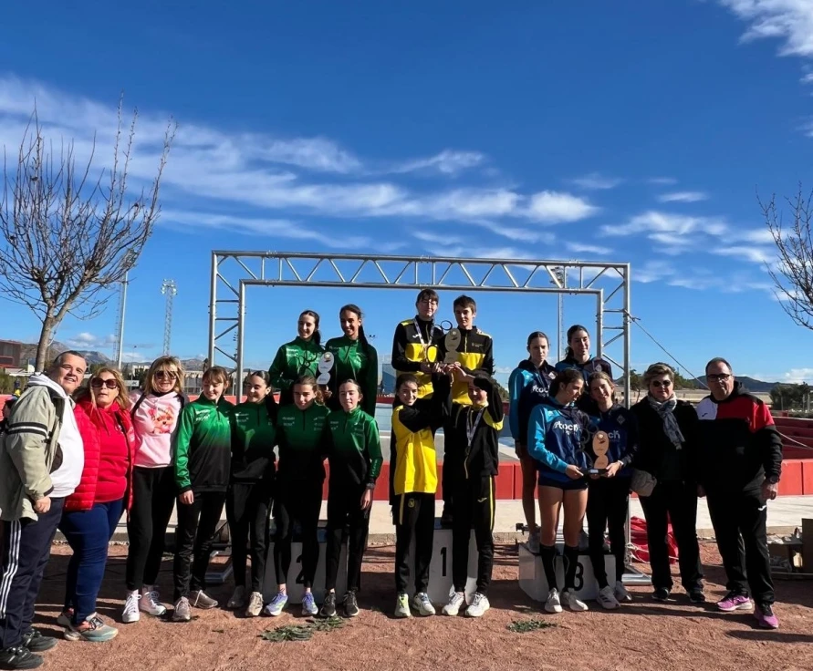 El CA Safor Teika se proclama campeón en el Cross de Novelda con el equipo cadete femenino