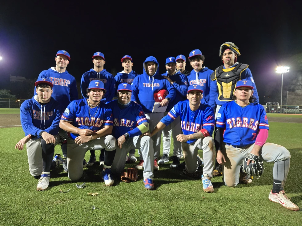 Bajo la lluvia, Tigres de Gandia consigue una doble victoria frente a Piratas y Antorcha