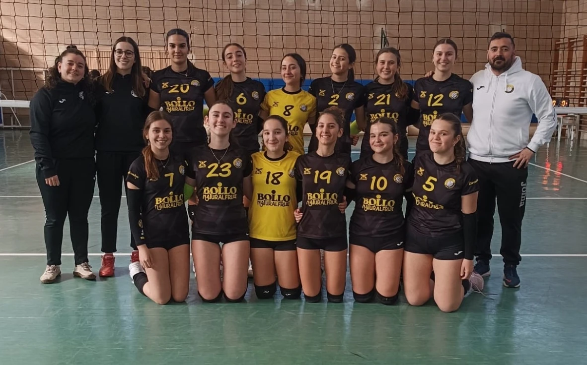 Victoria crucial para el 1ª Cadete Bollo Natural Fruit CV Real de Gandia