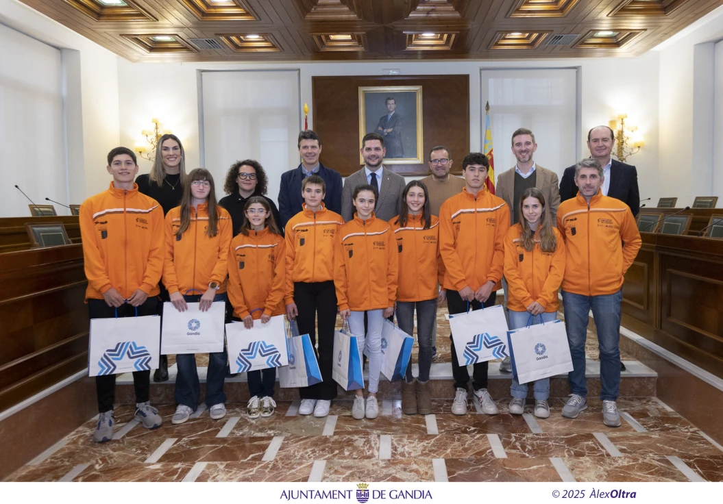 Éxito Deportivo Gandiense: El Alcalde José Manuel Prieto reconoce a los Atletas del Club Safor Teika