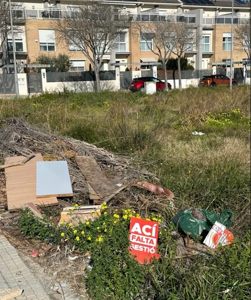 El PP ya ha comenzado en las calles la campaña 'Ací falta gestió' dando voz a los sufrimientos de vecinos