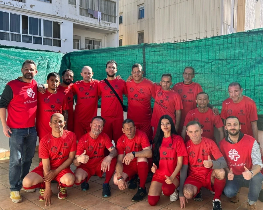 El equipo de Cáritas Gandia sueña con una liga de fútbol 7