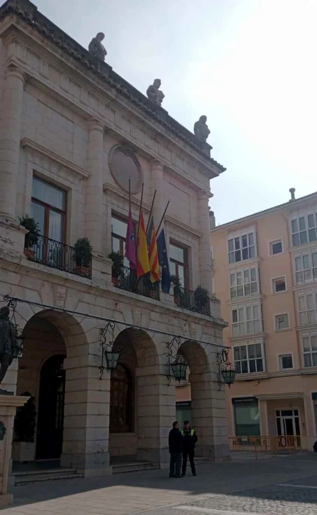 Gandia decreta tres días de luto y banderas a media asta por el asesinato del que fue su alcalde, Arturo Torró Chisvert