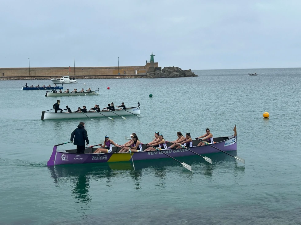 El Club Rem Grau Gandia destaca en la VI Regata de la Liga de Remo de la Comunidad Valenciana y cierra un nuevo patrocinio con Pellgar