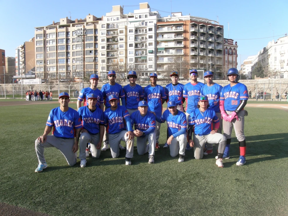 El equipo de Tigres de Gandia se prepara para la 6ª edición del Torneo Internacional de Béisbol en Benamejí