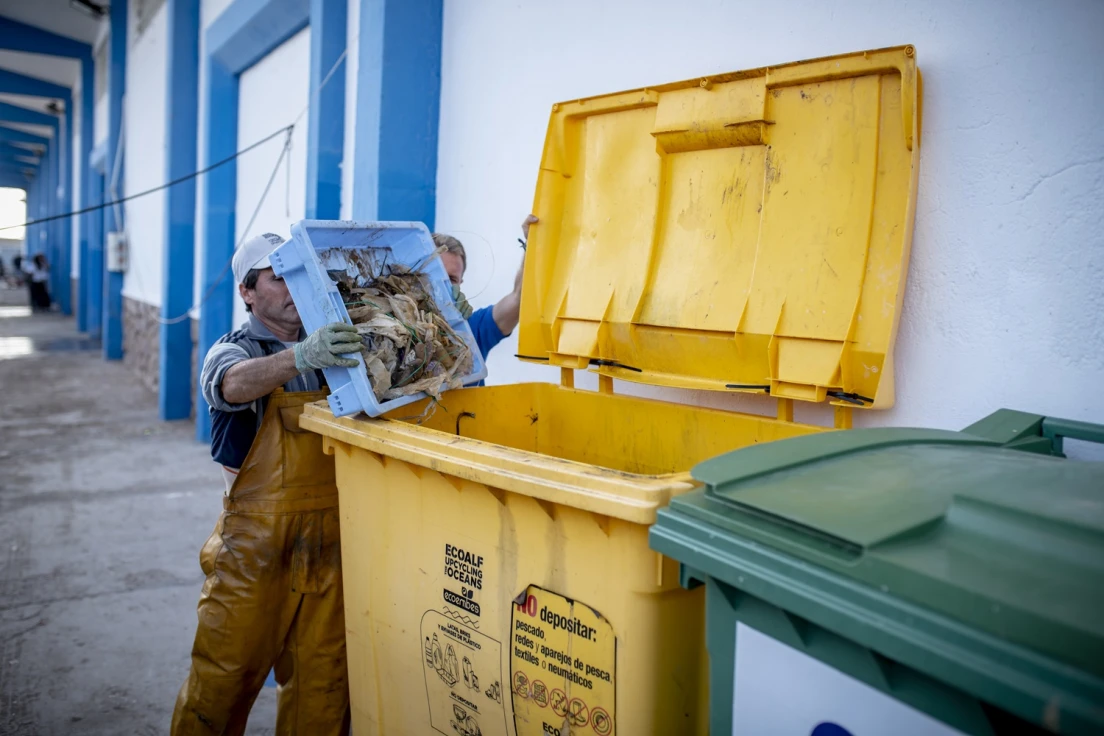 El Puerto de Gandia transforma ya basura marina en materiales reciclados gracias al programa Pleamar