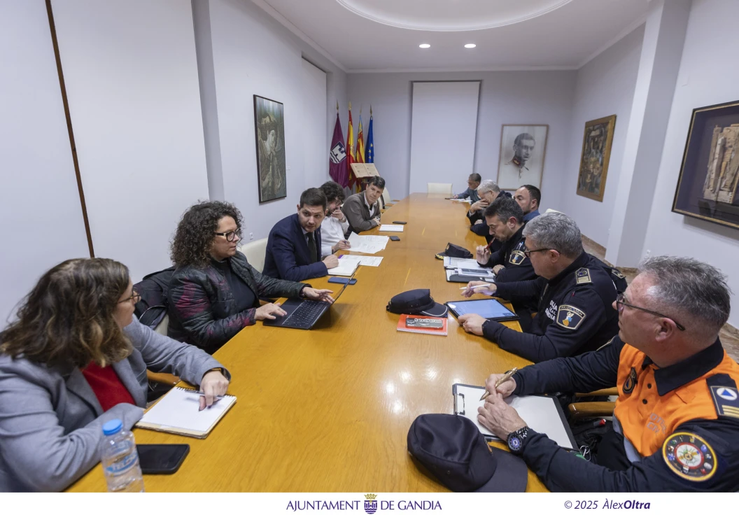 Gandia suspende las clases para mañana martes tras la reunión técnica del Cecopal