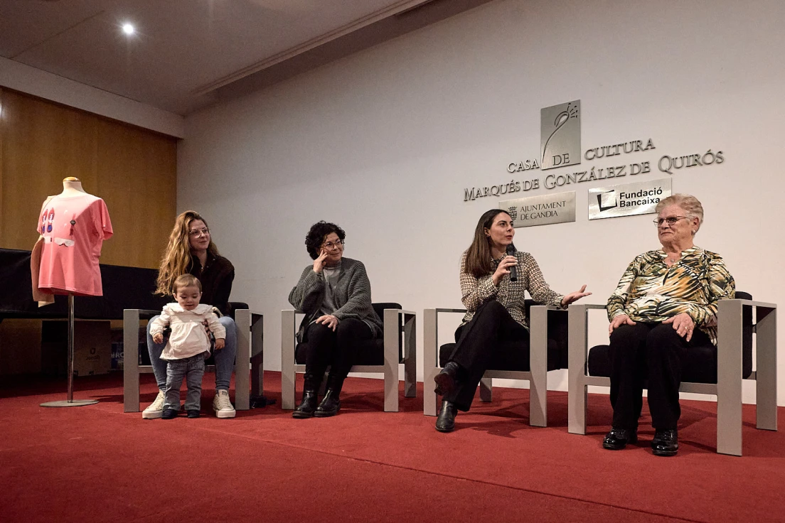 La Cursa de la Dona Vicky Foods de Gandia celebró una emotiva presentación donde se demostró que la carrera no tiene edad