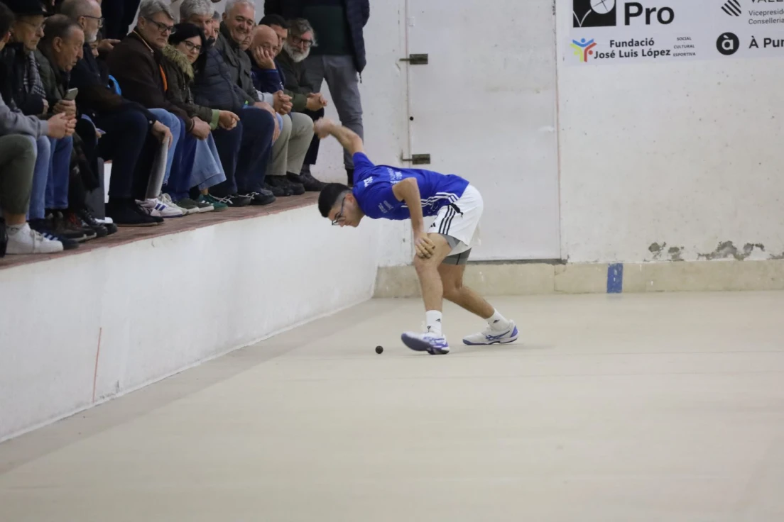 El trinquet de Oliva, juez y parte en la lucha por las semifinales de raspall