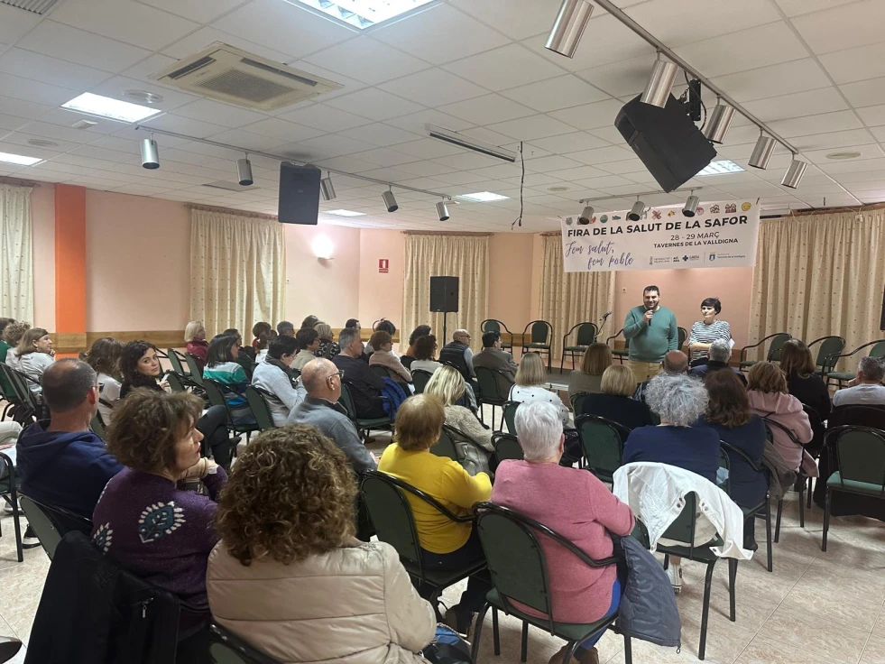 Unas 700 personas de 20 municipios participan en Tavernes en la III Fira de la Salut de la Safor