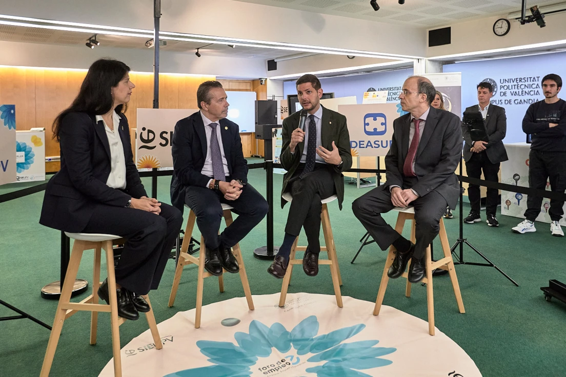 El alcalde de Gandia pone en valor la apuesta por el talento joven en el XVII Foro de Empleo del Campus de la UPV