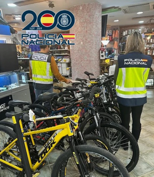 Detenidos por apropiarse de 28 bicicletas eléctricas de alquiler y venderlas en tiendas de segunda mano en Gandia y Valencia