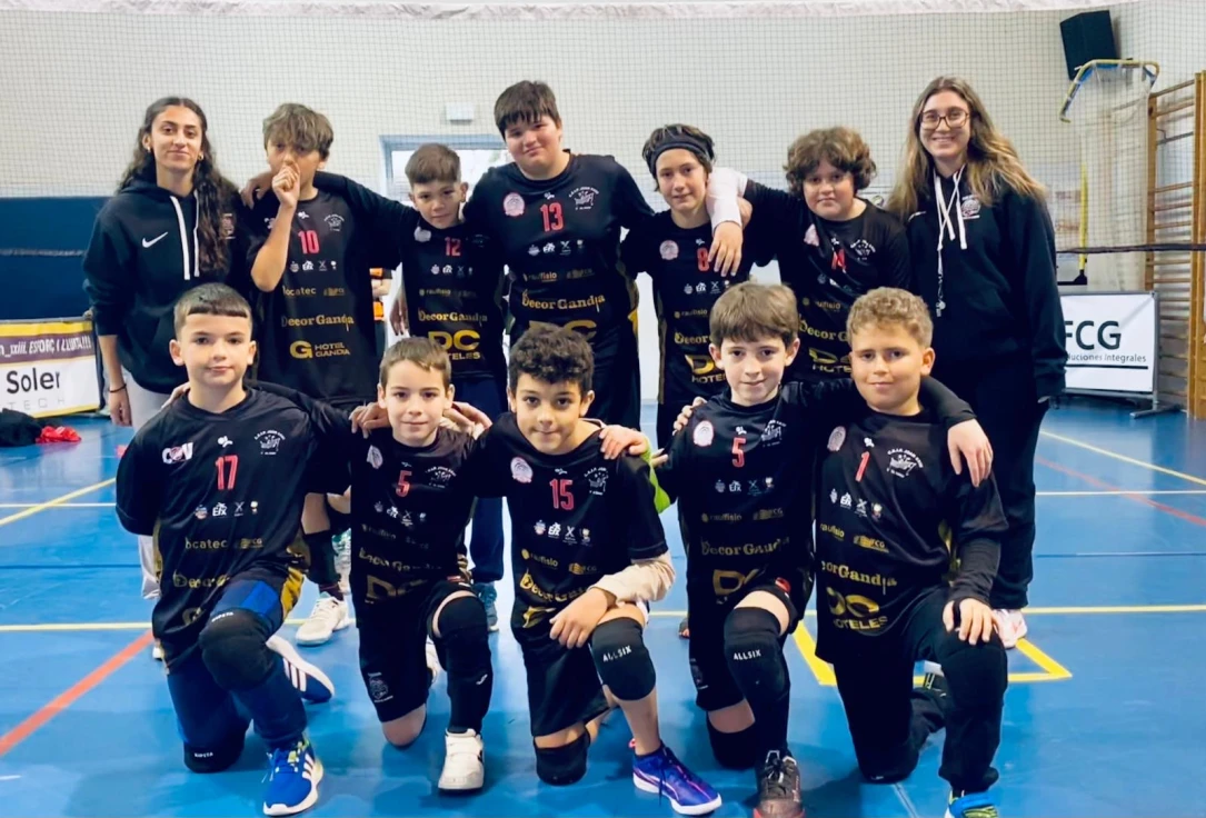 El Club Voleibol Arenas Clasifica a la Final Autonómica Alevín Masculina tras un Año de Parón